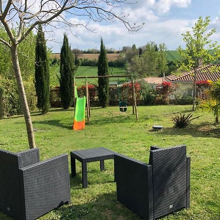 Suite indépendante au cœur d’un jardin arboré. Montaut  Exterior foto