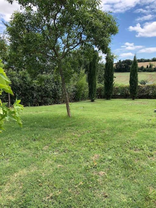 Suite indépendante au cœur d’un jardin arboré. Montaut  Exterior foto