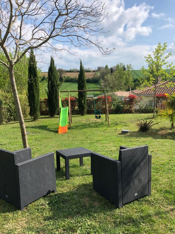 Suite indépendante au cœur d’un jardin arboré. Montaut  Exterior foto